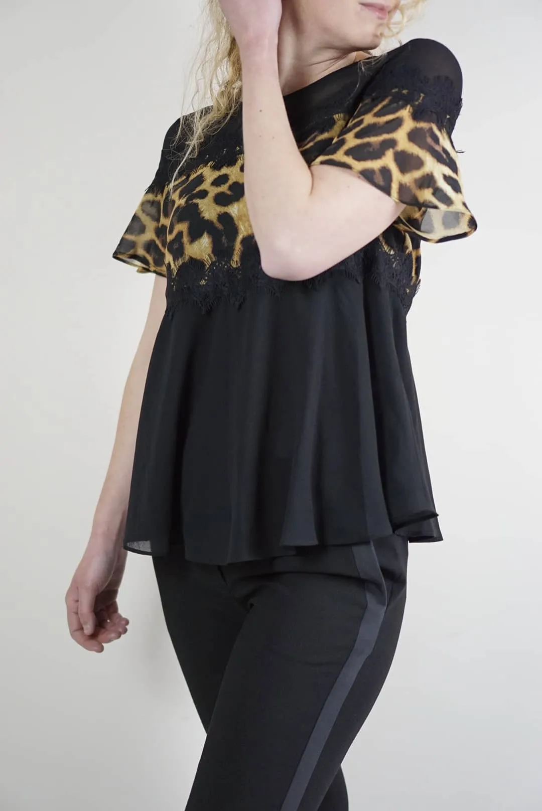 Blusa nera e animalier | Guess