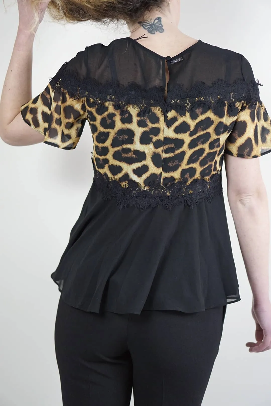 Blusa nera e animalier | Guess