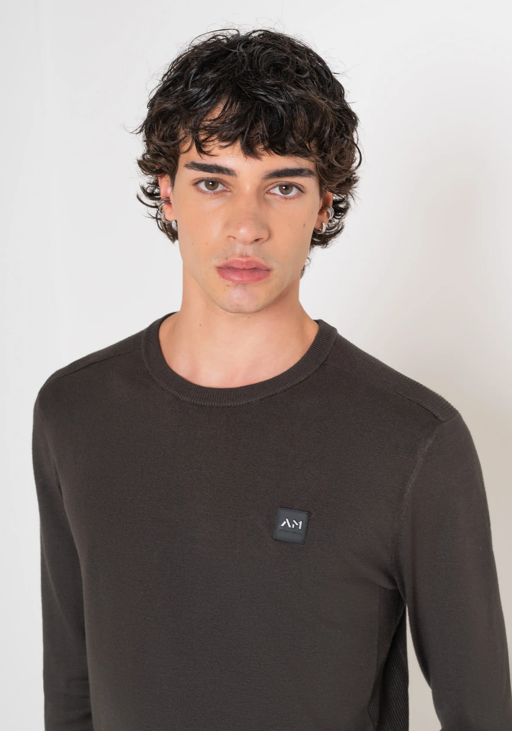 MAGLIA SLIM FIT IN MISTO VISCOSA VERDE CON LOGO GOMMATO