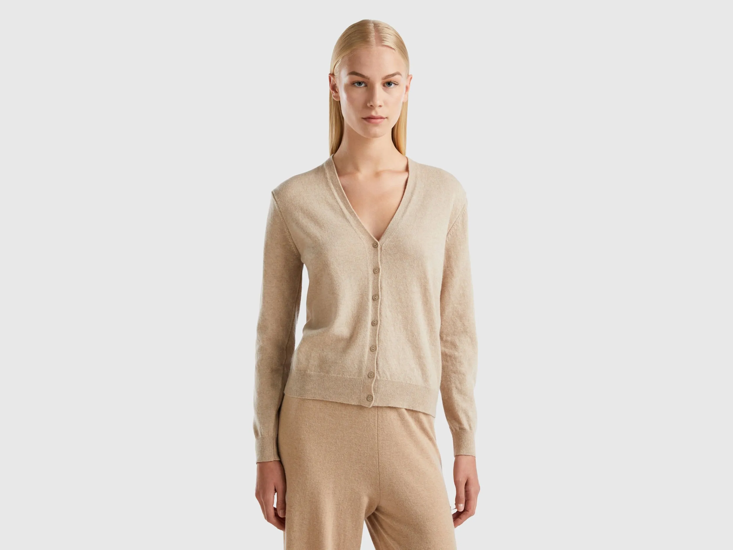 Nuovi arrivi Cardigan scollo a V beige in pura lana Merino